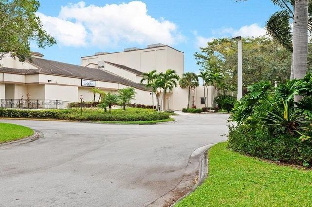 3895 N Carambola Cir N 29128, Coconut Creek, FL 33066