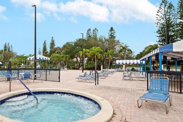 3895 N Carambola Cir N 29128, Coconut Creek, FL 33066