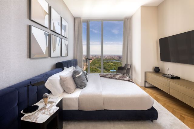 217 W 57th St Apt 66N, New York City, NY 10019