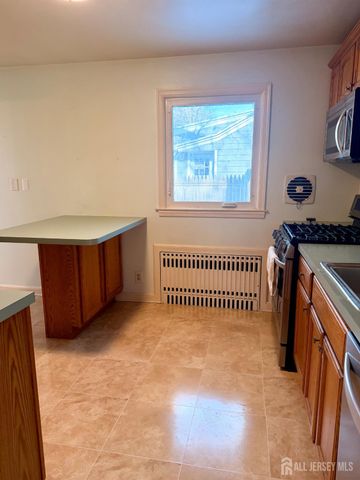 100 New York Avenue, Metuchen, NJ 08840