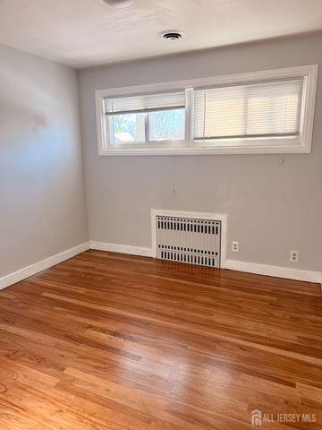 100 New York Avenue, Metuchen, NJ 08840