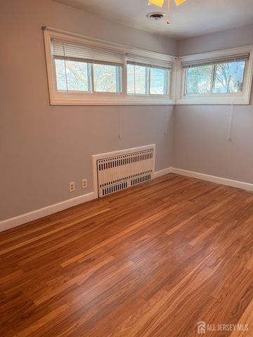 100 New York Avenue, Metuchen, NJ 08840