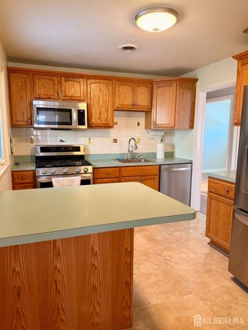 100 New York Avenue, Metuchen, NJ 08840