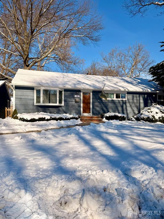 100 New York Avenue, Metuchen, NJ 08840
