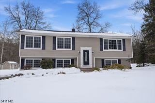 521 Cokesbury Rd, Clinton Twp., NJ 08801