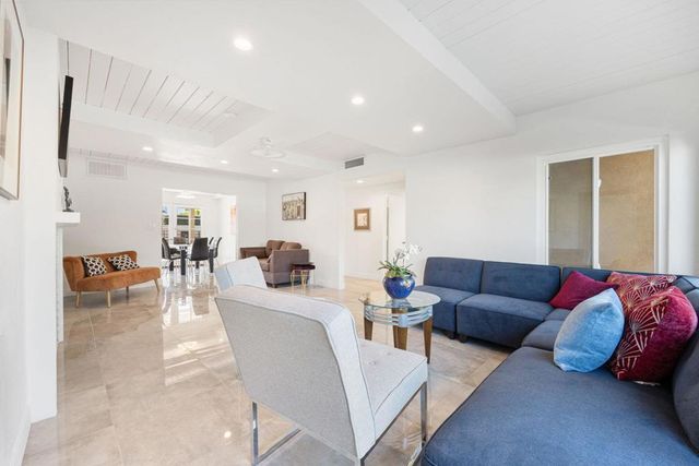 971 E San Lucas Road, Palm Springs, CA 92264