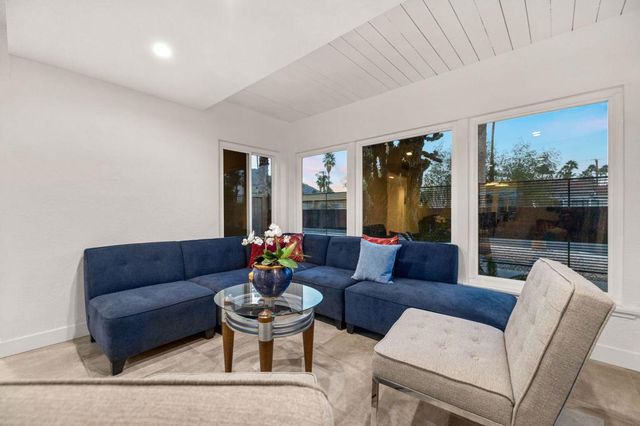 971 E San Lucas Road, Palm Springs, CA 92264