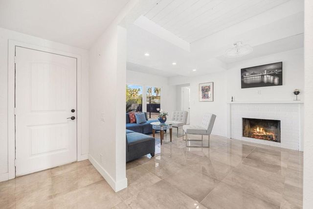 971 E San Lucas Road, Palm Springs, CA 92264