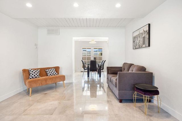 971 E San Lucas Road, Palm Springs, CA 92264