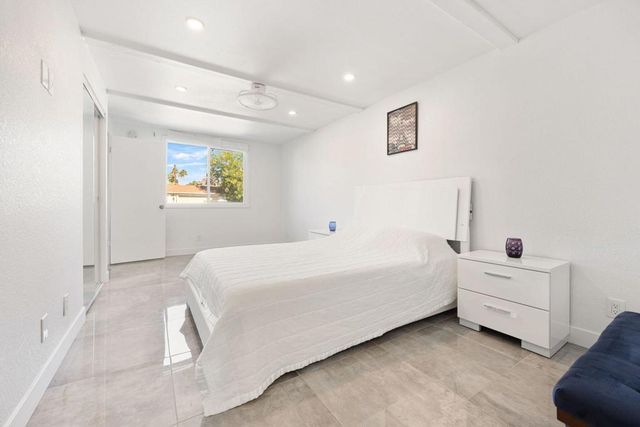 971 E San Lucas Road, Palm Springs, CA 92264