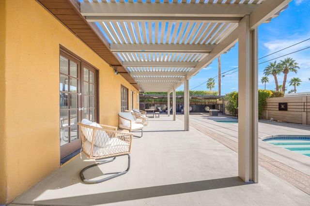 971 E San Lucas Road, Palm Springs, CA 92264