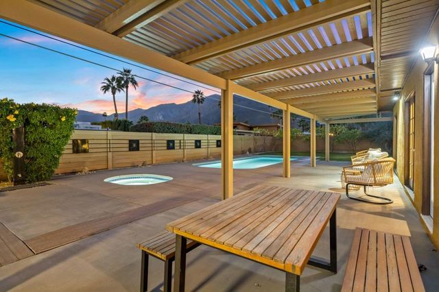 971 E San Lucas Road, Palm Springs, CA 92264