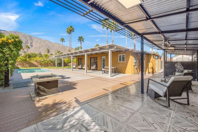 971 E San Lucas Road, Palm Springs, CA 92264