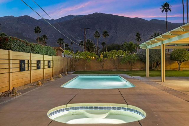 971 E San Lucas Road, Palm Springs, CA 92264