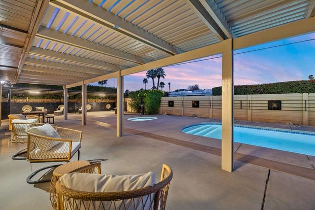 971 E San Lucas Road, Palm Springs, CA 92264