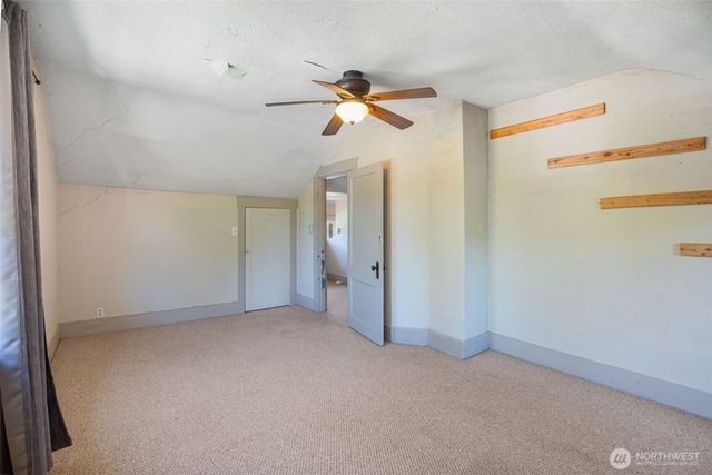 5609 318th Avenue NE, Carnation, WA 98014