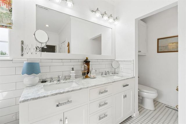 4080 Darril Road, Edmond, OK 73025