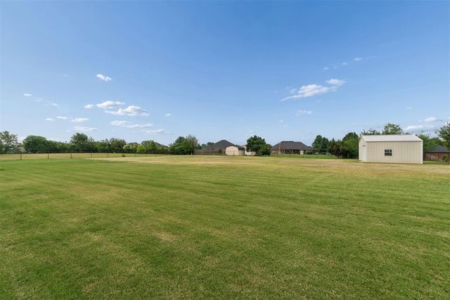 4080 Darril Road, Edmond, OK 73025