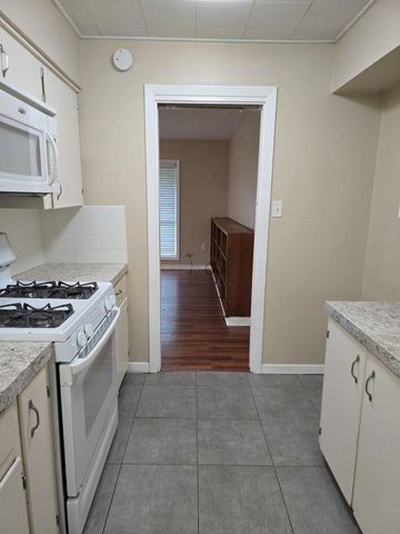 117 Lazy Lane, Lake Jackson, TX 77566