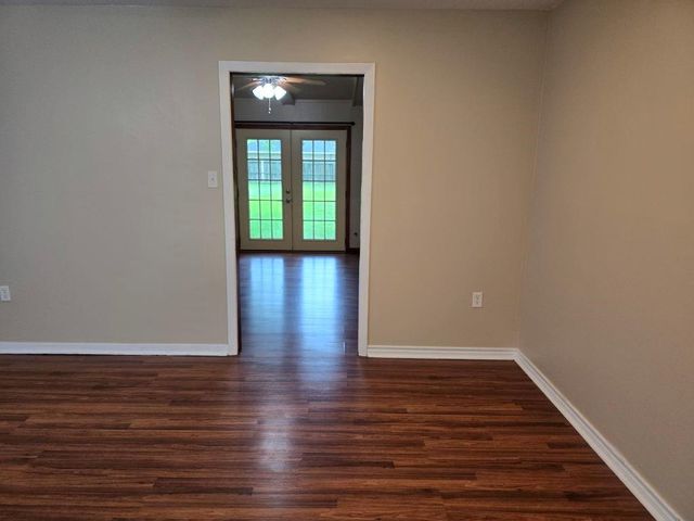 117 Lazy Lane, Lake Jackson, TX 77566