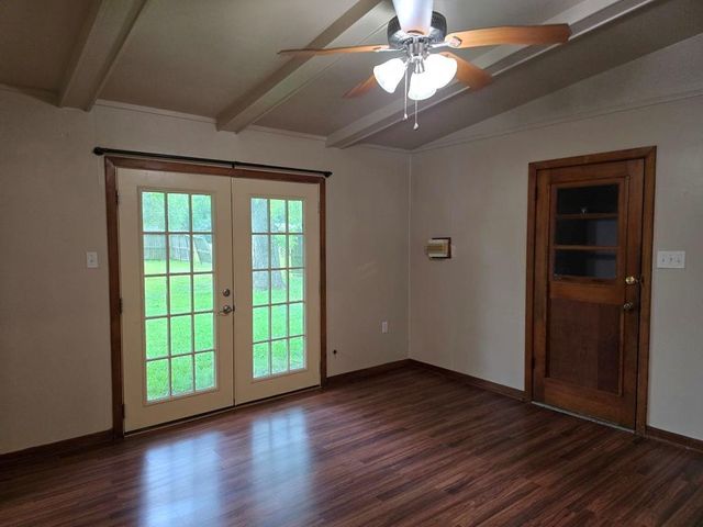 117 Lazy Lane, Lake Jackson, TX 77566