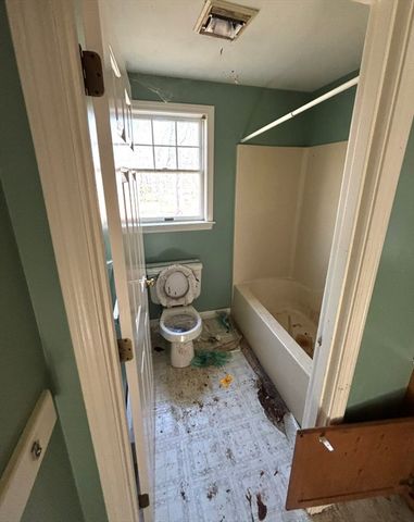 18 Anthony Dr, Barnstable, MA 02601