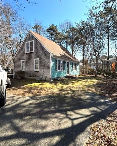 18 Anthony Dr, Barnstable, MA 02601