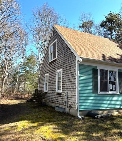 18 Anthony Dr, Barnstable, MA 02601