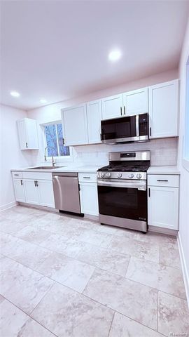 22304 California Street, Saint Clair Shores, MI 48080