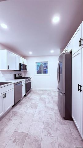 22304 California Street, Saint Clair Shores, MI 48080