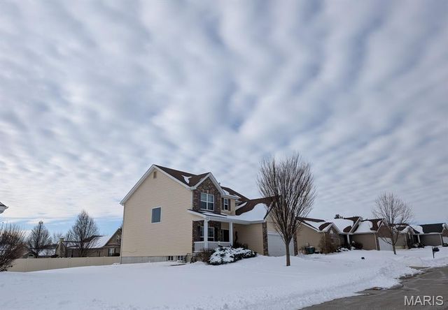 1301 Stone Hill Drive, O'fallon, IL 62269