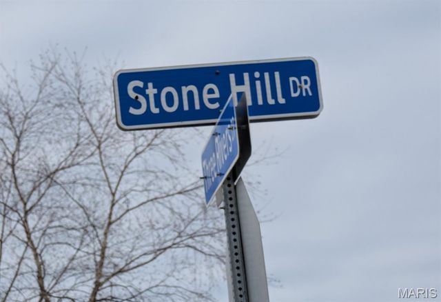 1301 Stone Hill Drive, O'fallon, IL 62269
