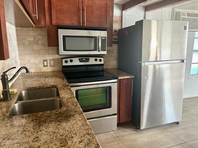 8732 SW 16th Street, Davie, FL 33324