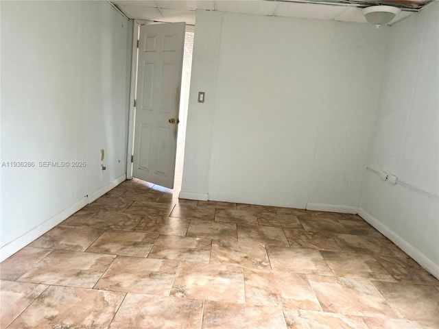 8732 SW 16th Street, Davie, FL 33324