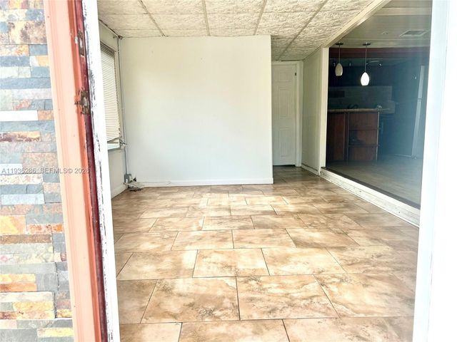 8732 SW 16th Street, Davie, FL 33324