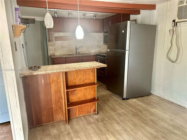 8732 SW 16th Street, Davie, FL 33324