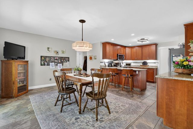 223 Willow Lane, Geneva, IL 60134