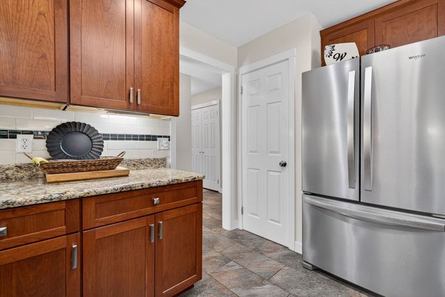 223 Willow Lane, Geneva, IL 60134