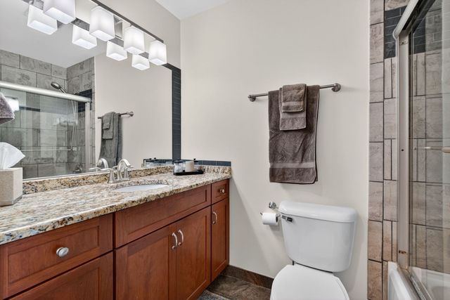 223 Willow Lane, Geneva, IL 60134