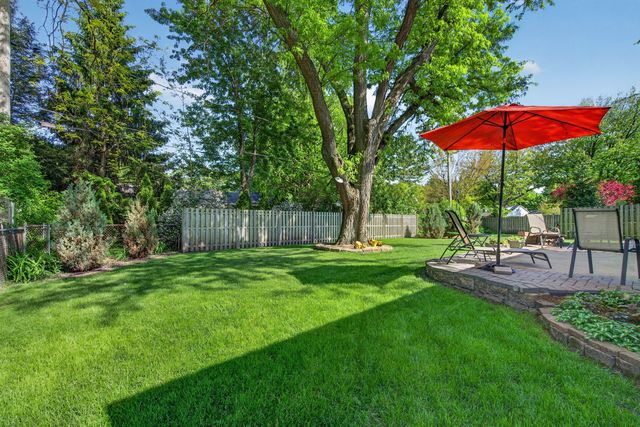 223 Willow Lane, Geneva, IL 60134
