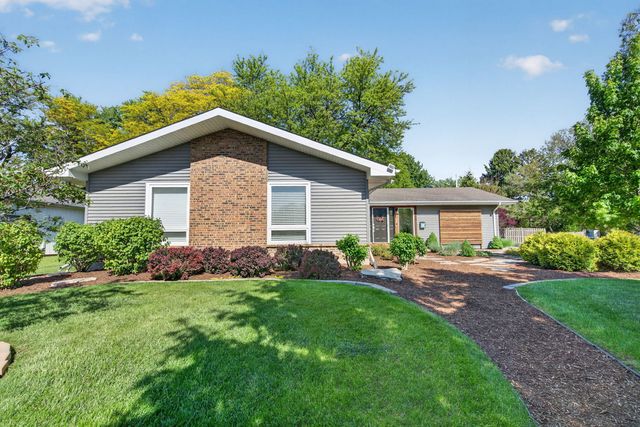 223 Willow Lane, Geneva, IL 60134