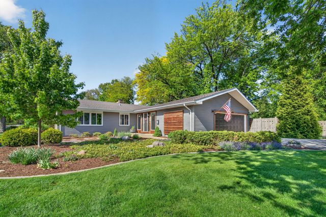 223 Willow Lane, Geneva, IL 60134