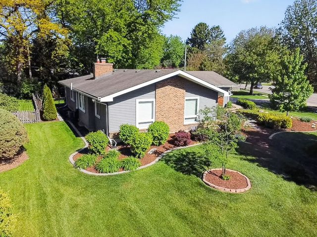223 Willow Lane, Geneva, IL 60134