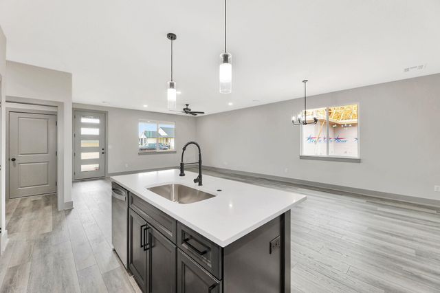 5530 W 42nd Street South, Wichita, KS 67215