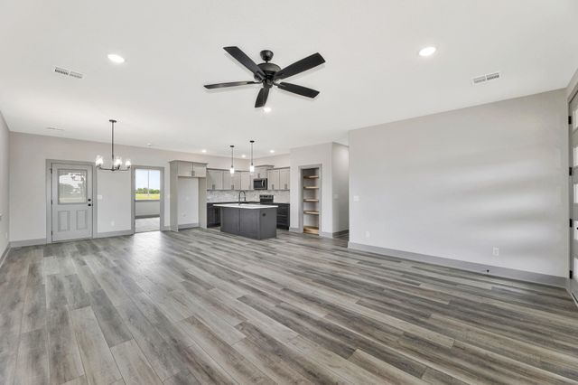 5530 W 42nd Street South, Wichita, KS 67215