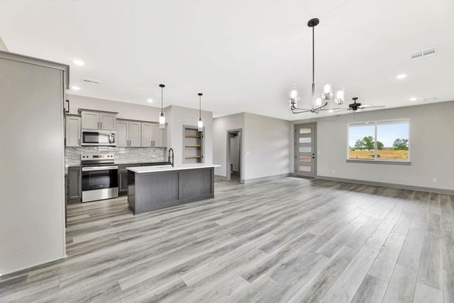 5530 W 42nd Street South, Wichita, KS 67215