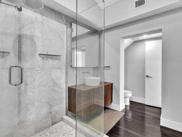 20120 NE 25th Ct, Miami, FL 33180