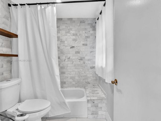 20120 NE 25th Ct, Miami, FL 33180