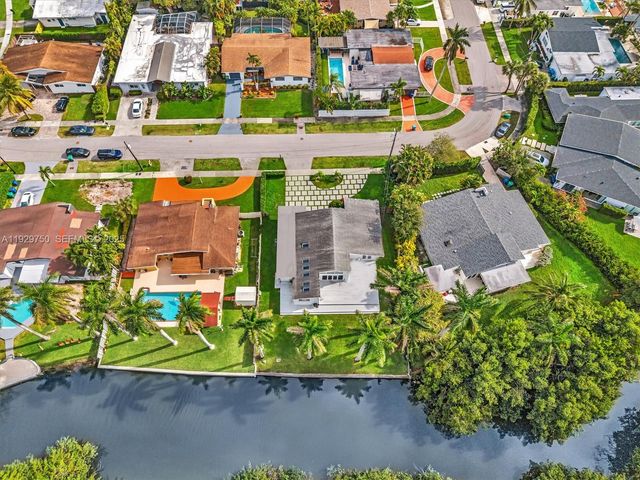 20120 NE 25th Ct, Miami, FL 33180