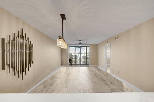 7763 Southampton Ter 403, Tamarac, FL 33321